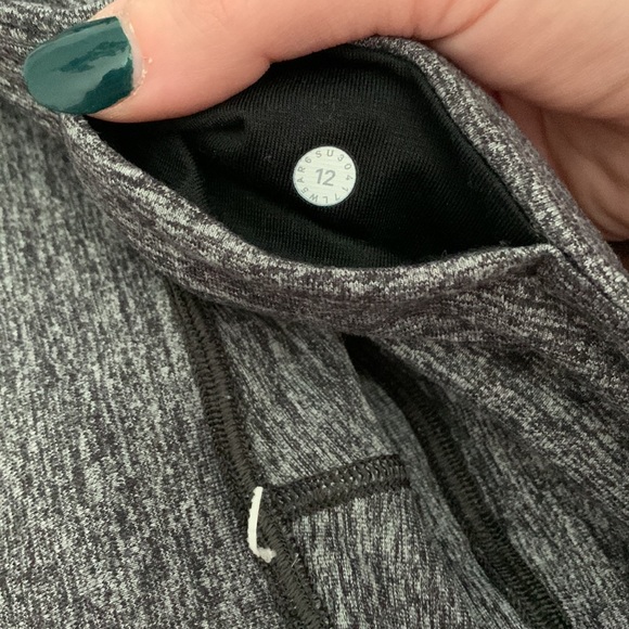 Lululemon Wonder Unders size 12 - Picture 3 of 3